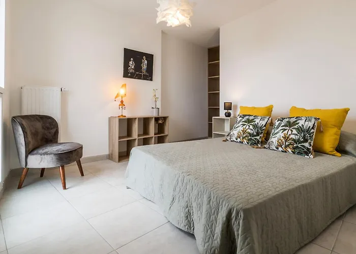 A Avec Balcon Et Parking - Fr-1-306-1242 Apartman